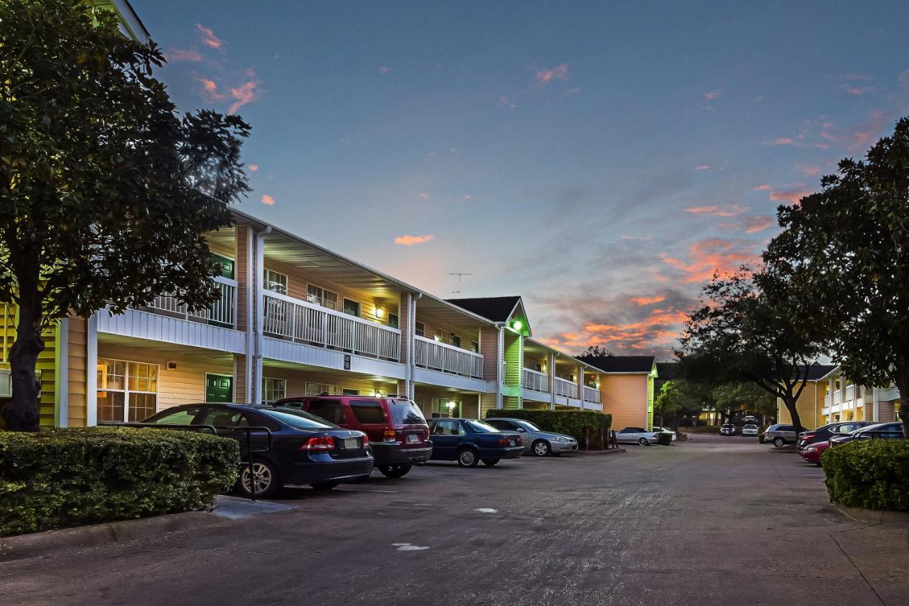 Hometowne Studios By Red Roof Dallas - North Addison - Tollway מראה חיצוני תמונה