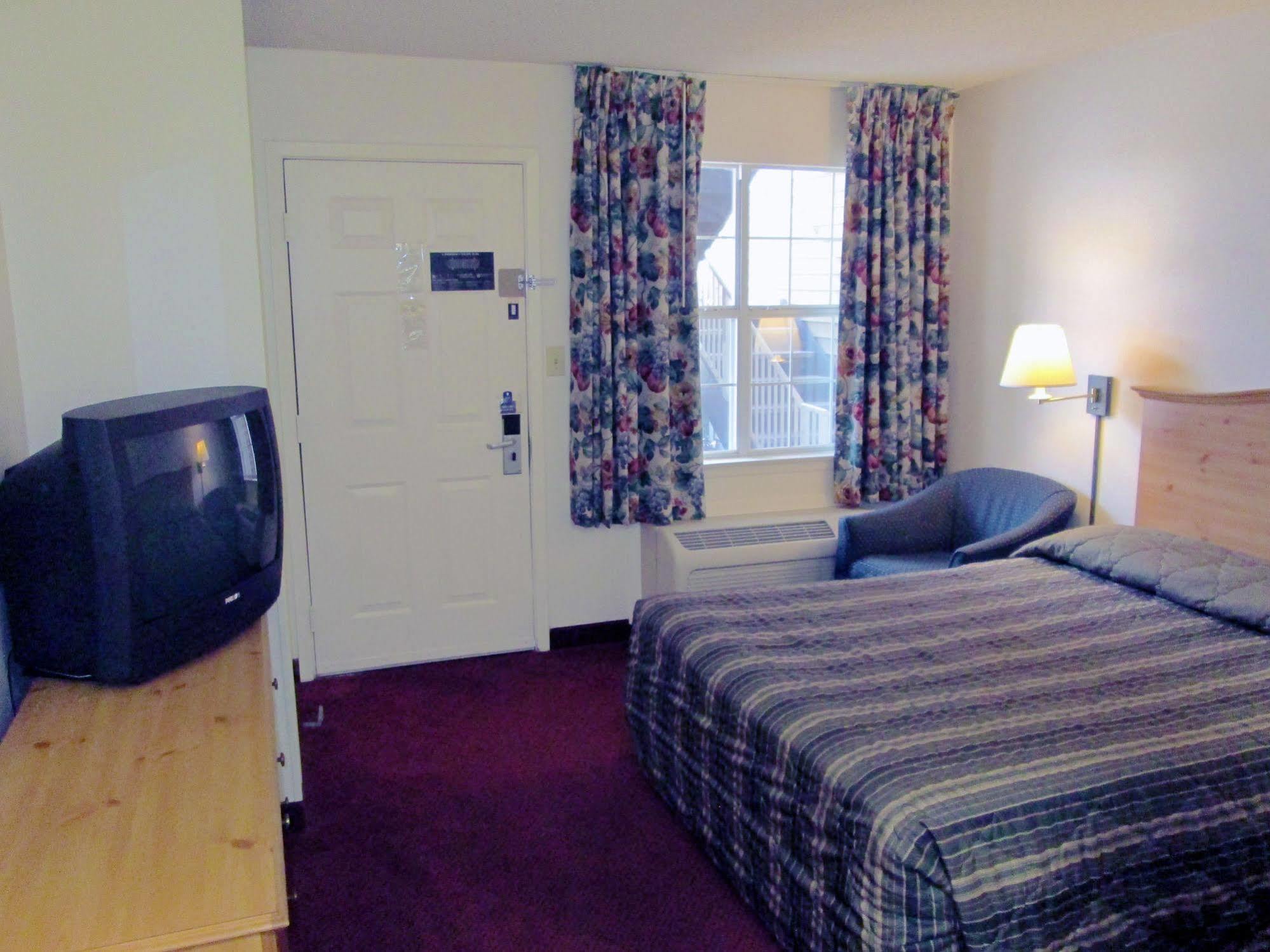Hometowne Studios By Red Roof Dallas - North Addison - Tollway מראה חיצוני תמונה