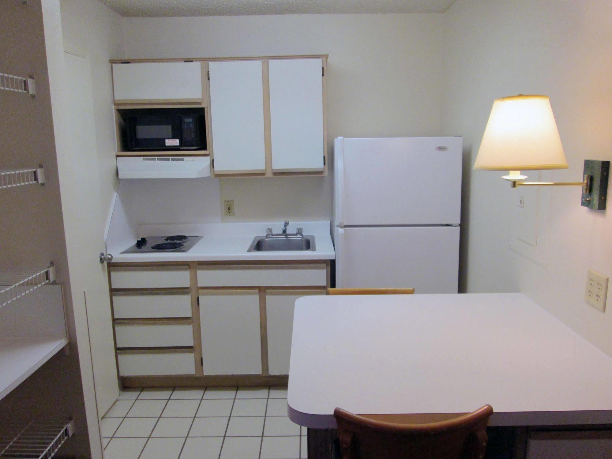 Hometowne Studios By Red Roof Dallas - North Addison - Tollway מראה חיצוני תמונה