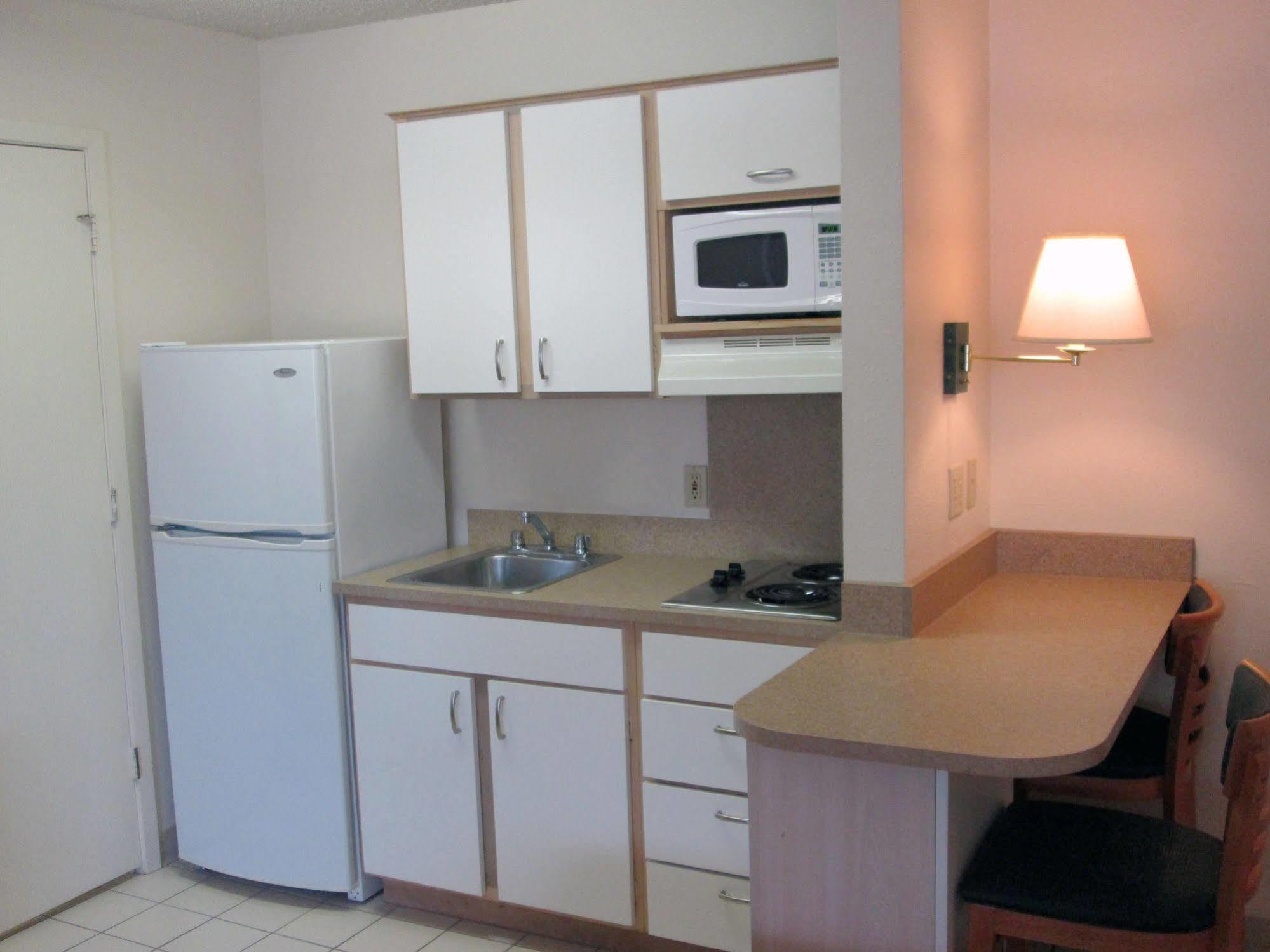 Hometowne Studios By Red Roof Dallas - North Addison - Tollway מראה חיצוני תמונה